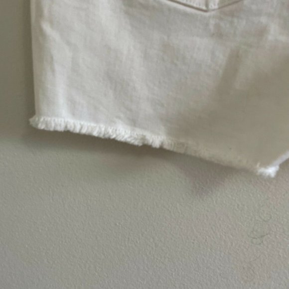 Rock & Republic NWT Women's White Jeans shorts fryed hem 5-Pockets Size 8 - Picture 11 of 11